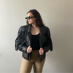 G-lll Vintage 80’s Leather Fringe Jacket